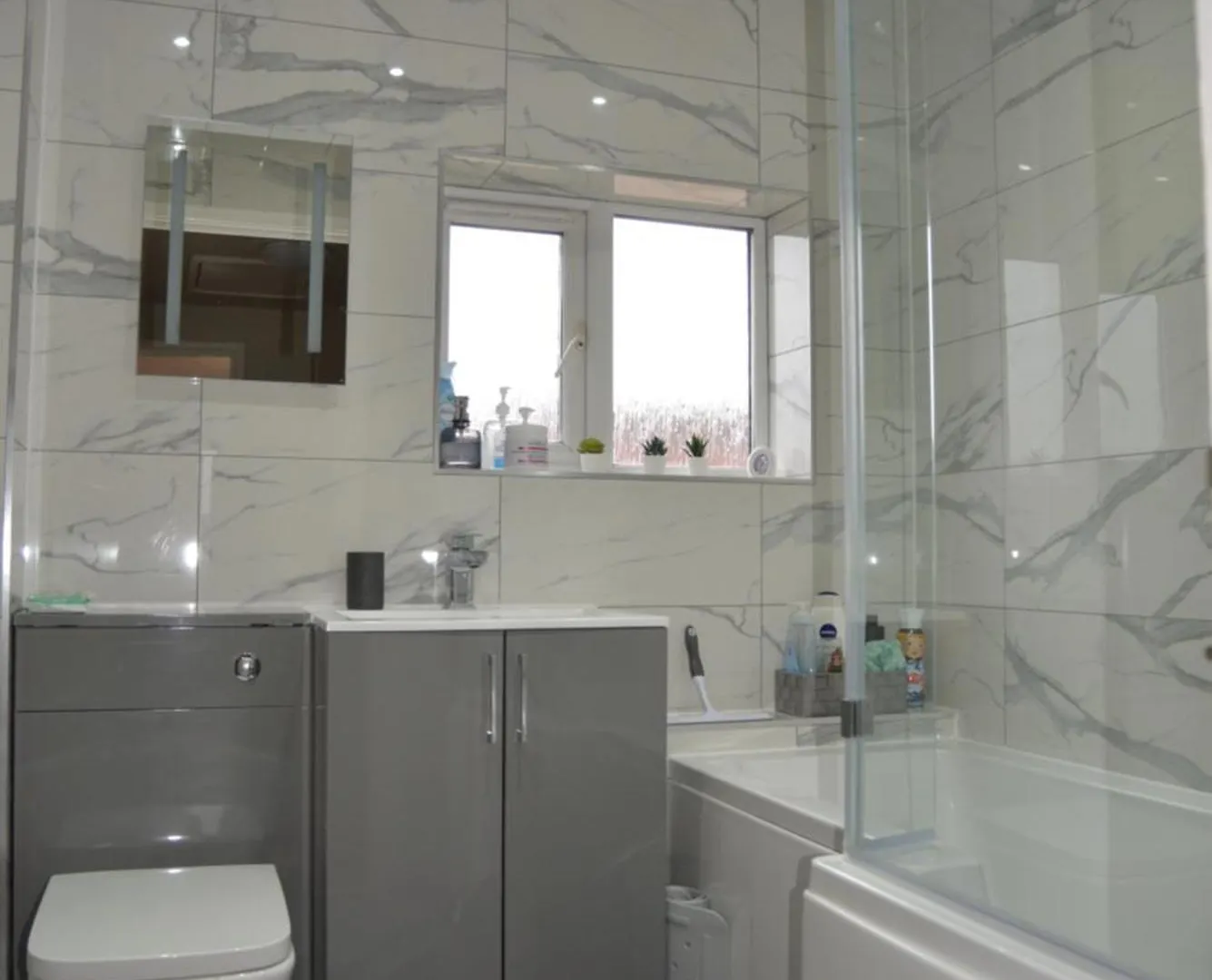 Peaceful Waterfront Apartment, Private Parking, Hull Marina Kingston upon Hull 0*,  United Kingdom
