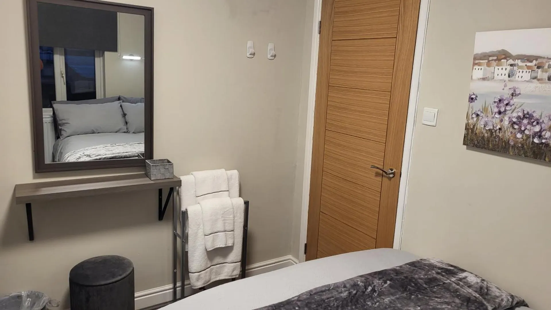 Peaceful Waterfront Apartment, Private Parking, Hull Marina Kingston upon Hull Apartment