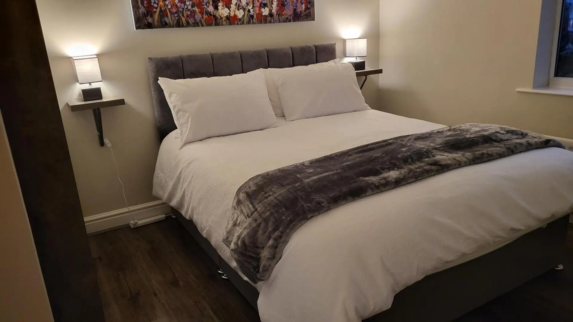 Peaceful Waterfront Apartment, Private Parking, Hull Marina Kingston upon Hull Apartment