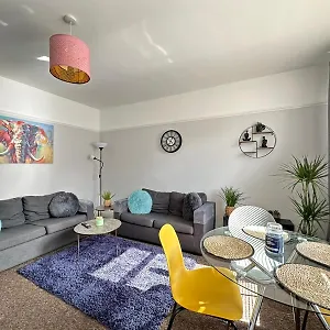  Holiday home Hideaway, Entire House